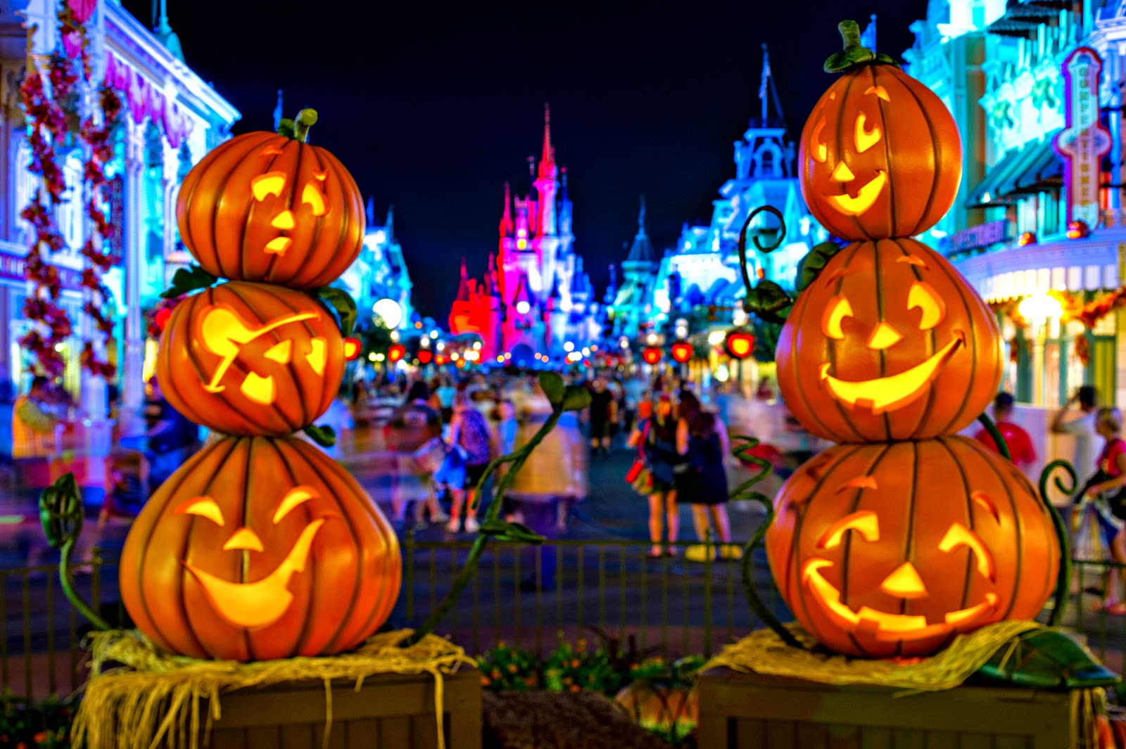 Welcome to MikeandTheMouse: Happy Haunts Delight During Mickey’s Not-So ...