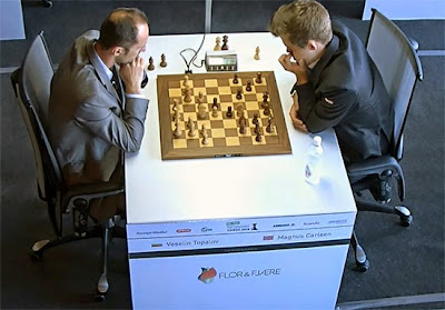 Magnus Carlsen corrige Topalov en Blitz