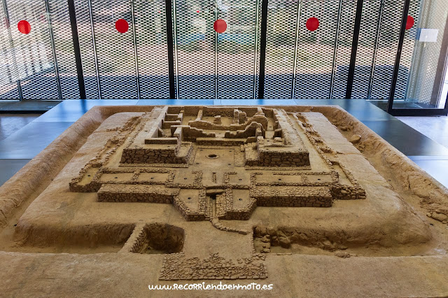 maqueta del yacimiento de Cancho Roano