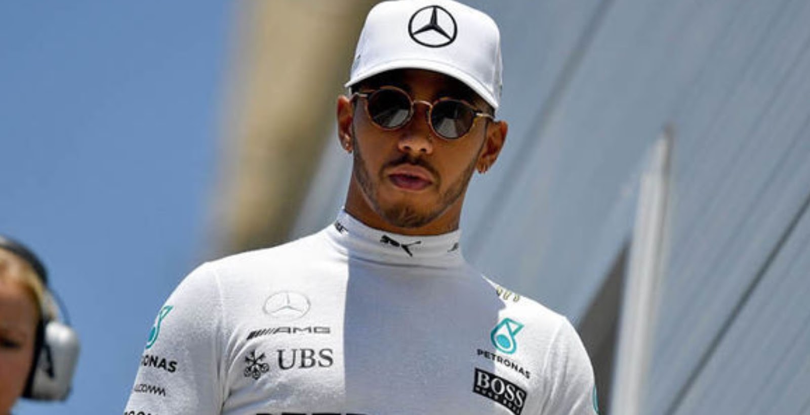 Lewis Hamilton signed $140 million contract with Mercedes F1