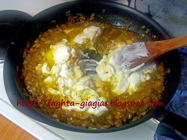 Τα φαγητά της γιαγιάς - Τριβελάκι (βίδες) με σάλτσα από γιαούρτι και κεφαλοτύρι