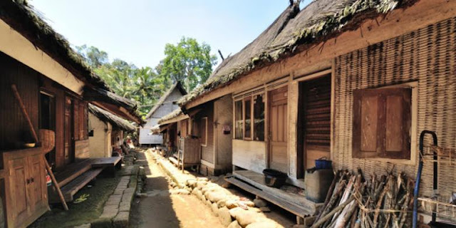 Ini Alasan Mengapa Di Kampung Naga Dilarang Menggunakan Listrik | KASKUS