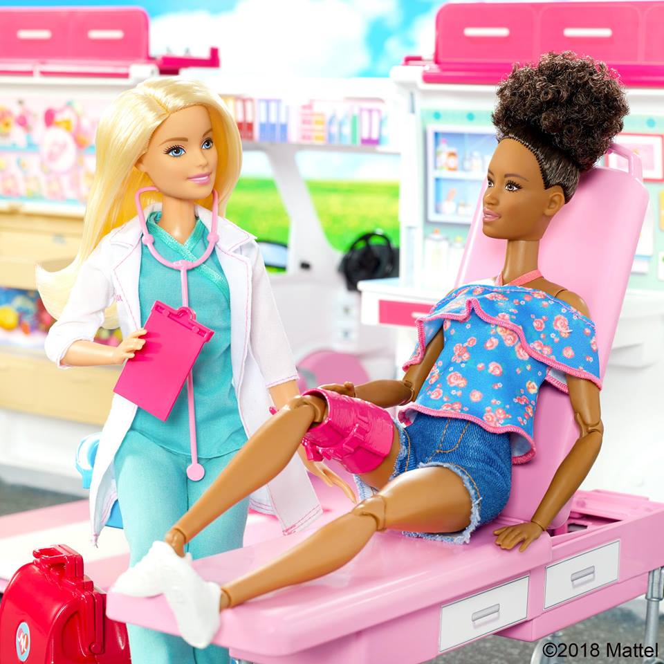 barbie de doctora
