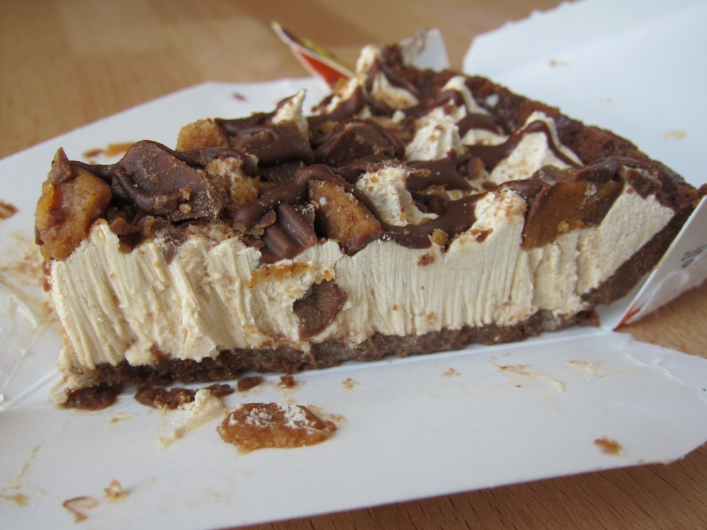 Review: Jack in the Box - Reese's Peanut Butter Cup Pie