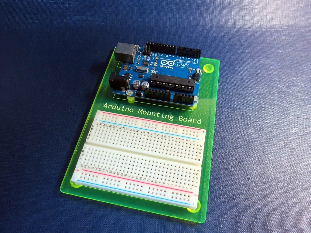 Maker Space: Arduino UNO R3 的開放式實驗底板~亮麗完成~