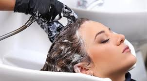 هل غسل الشعر يوميا يضر به ؟