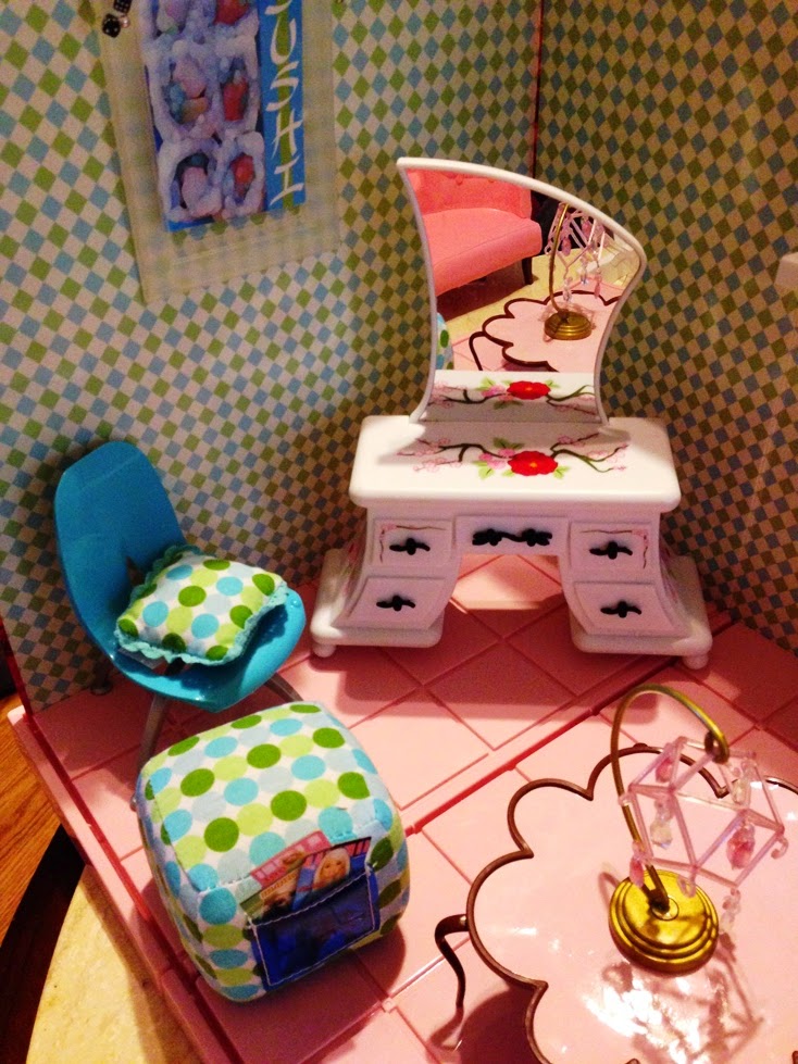SNICKERDOODLE STREET: Barbie Fashion Fever Build-A-Room