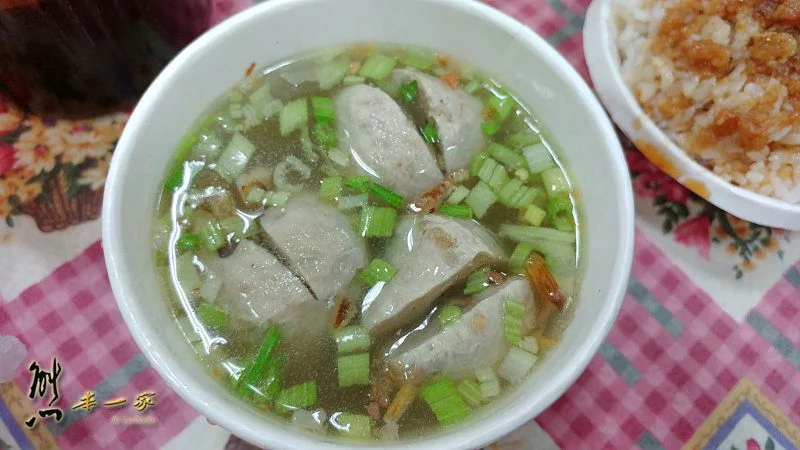 三峽忠孝街炒米粉魯肉飯|三峽公有市場對面巷子