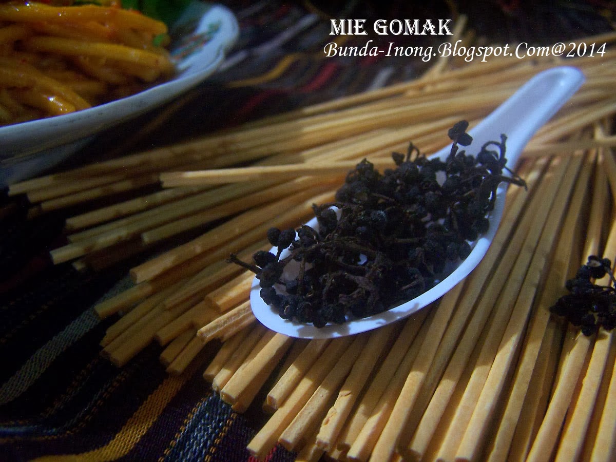 DAPUR BUNDA INONG: MIE GOMAK GORENG