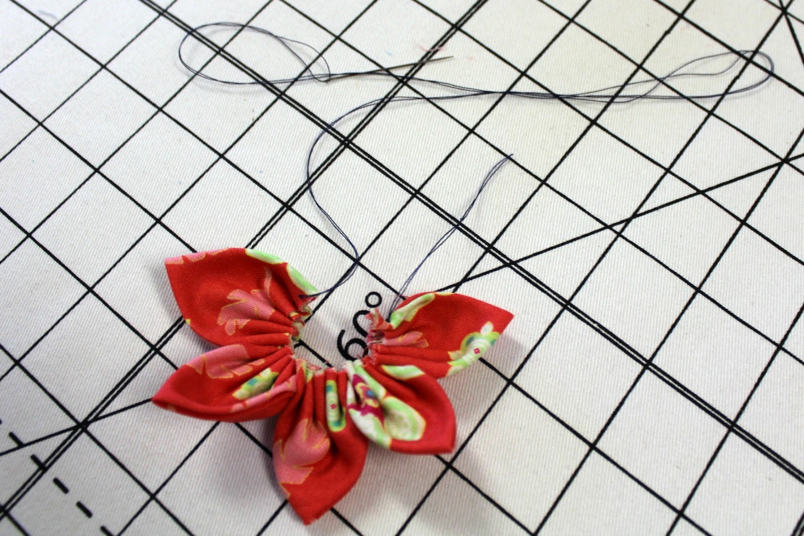 Creatin' in the Sticks Fabric Kanzashi Flowers Tutorial