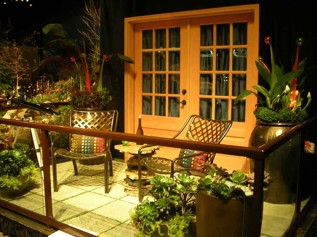 Add a touch of nature to your balcony