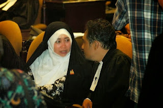 Berdialog dengan Seorang Ustadz Sunni, Emilia Renita Selalu Ngeles