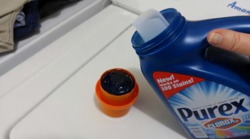 A capful of stain fighting Purex detergent