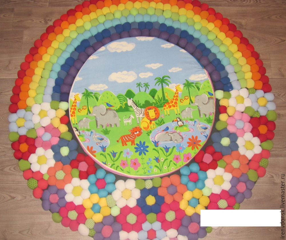 How to sew a soft mat from old Tshirts