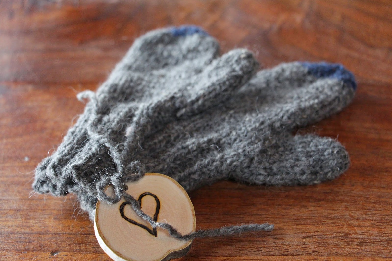 Natural Earth Farm: Mittens :: A Simple Pattern Using Two ...