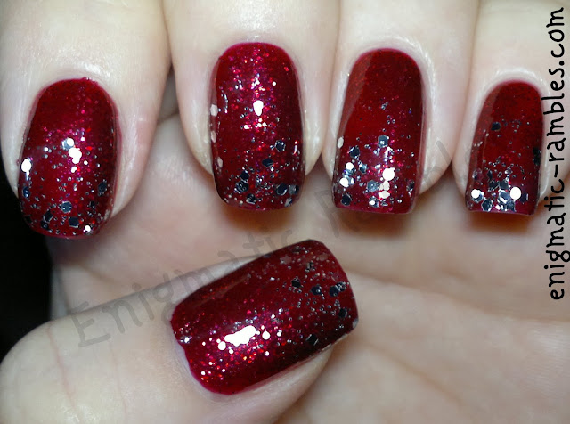 red-and-silver-glitter-gradient-festive-christmas-nails-nail-art-essie-leading-lady-avon-silver-plated