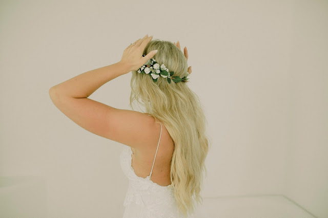 Bridal Hair style for your Santorini wedding