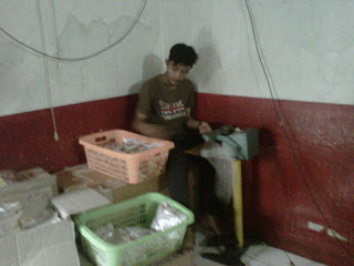 packing abon, pabrik abon, pengepakan abon, kemasan abon, packing abon sapi