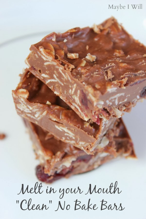 The BEST clean eating treat EVER! #chocolatenobakebars #cleaneating #healthytreats {www.maybeiwill.com}