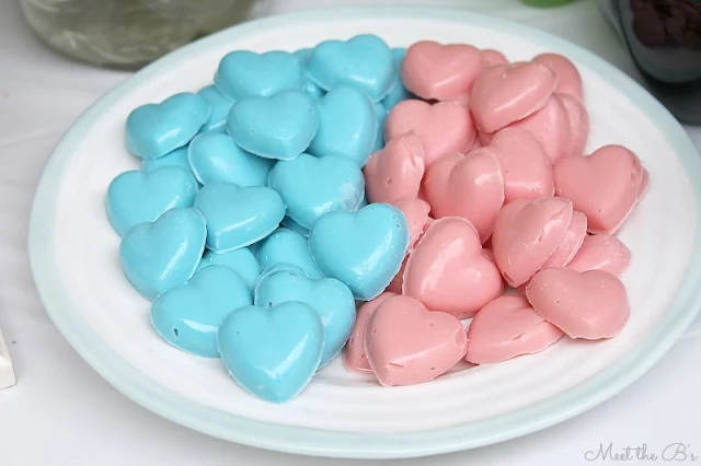 Easy DIY gender reveal party candy