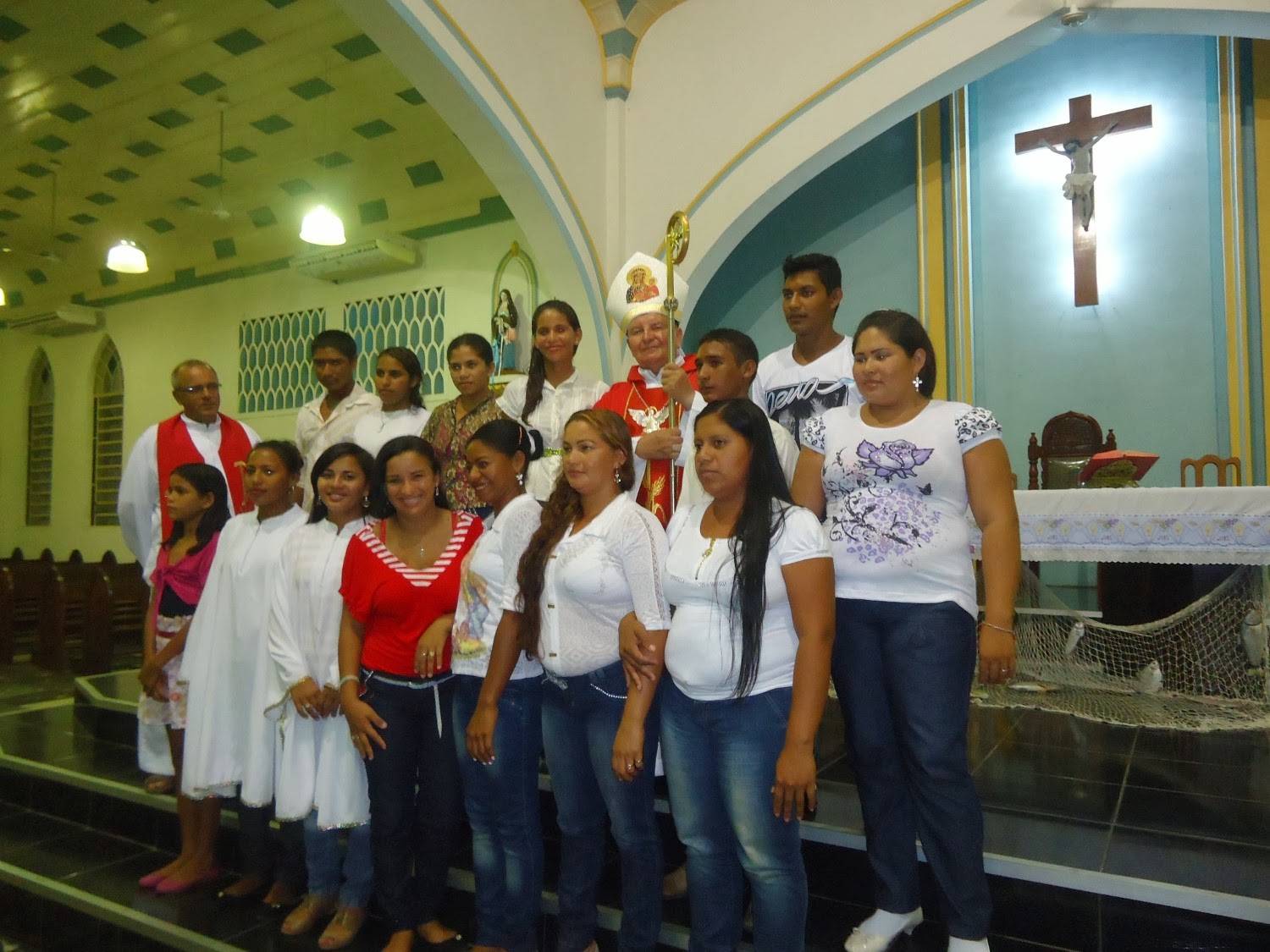 NOVO ENDEREÇO: : CRISMA PARA OS JOVENS DOS FLUTUANTES DE COARI: 26.10.2013
