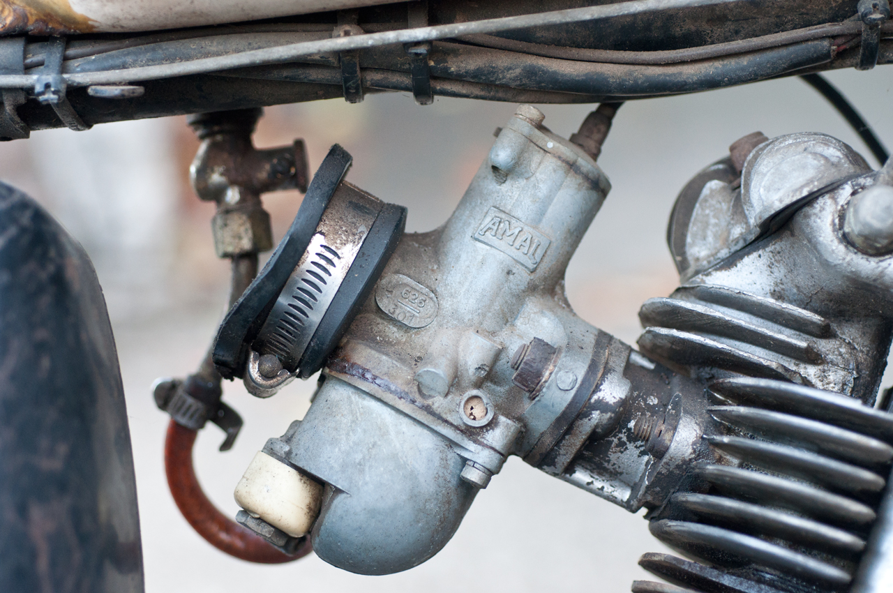 triumph tiger cub carburettor