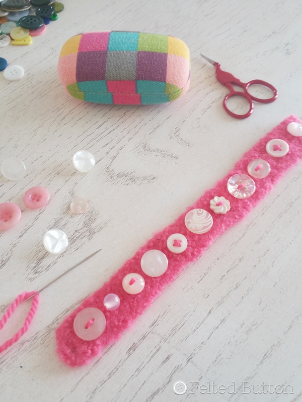 Felted Button Bracelet -- tutorial including quick and simple crochet, felting, buttons and color!