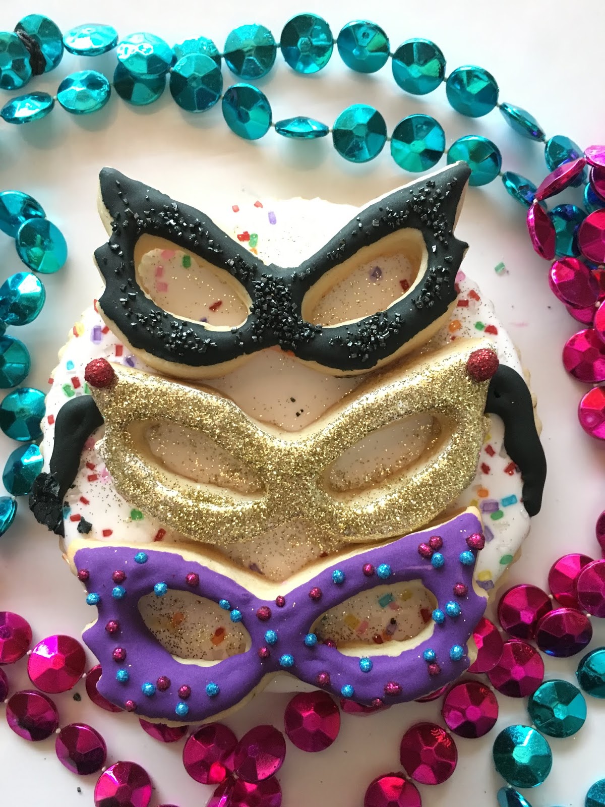 Como hacer galletas con glitter comestible / Galletas de Martes de Carnaval  — The Cookie Couture