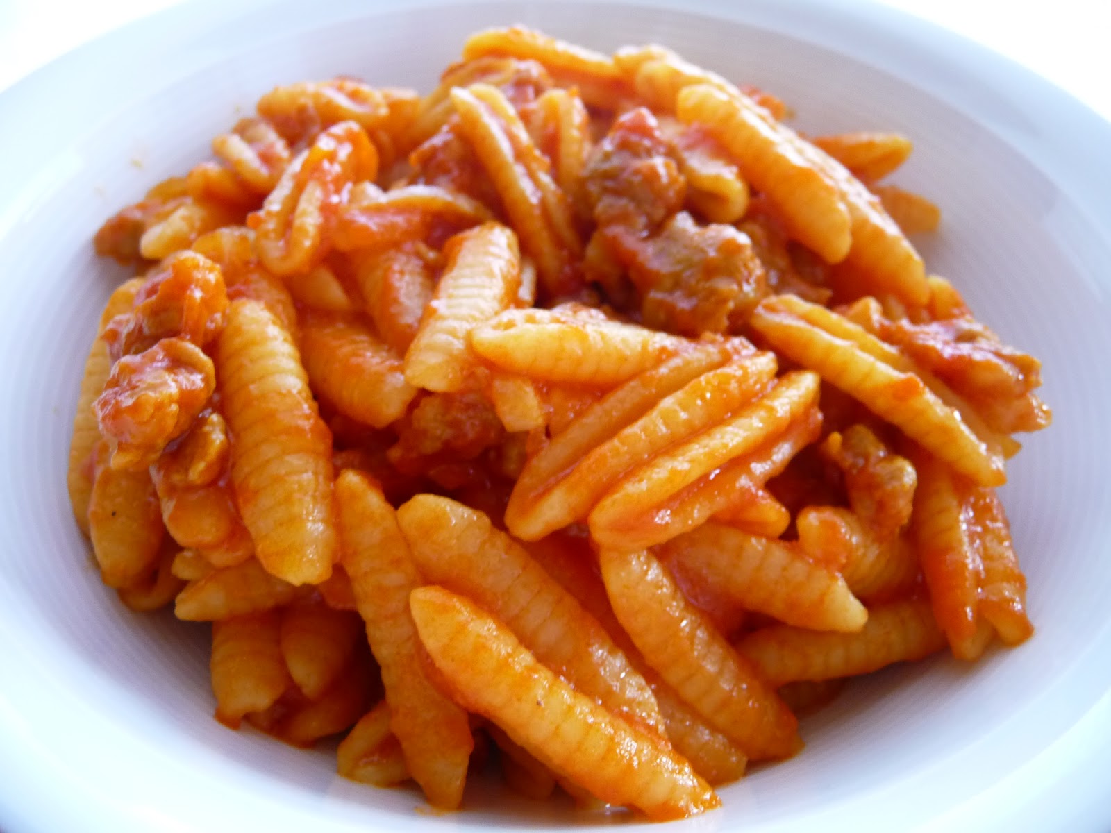 la pancia del lupo: Malloreddus salsiccia e zafferano