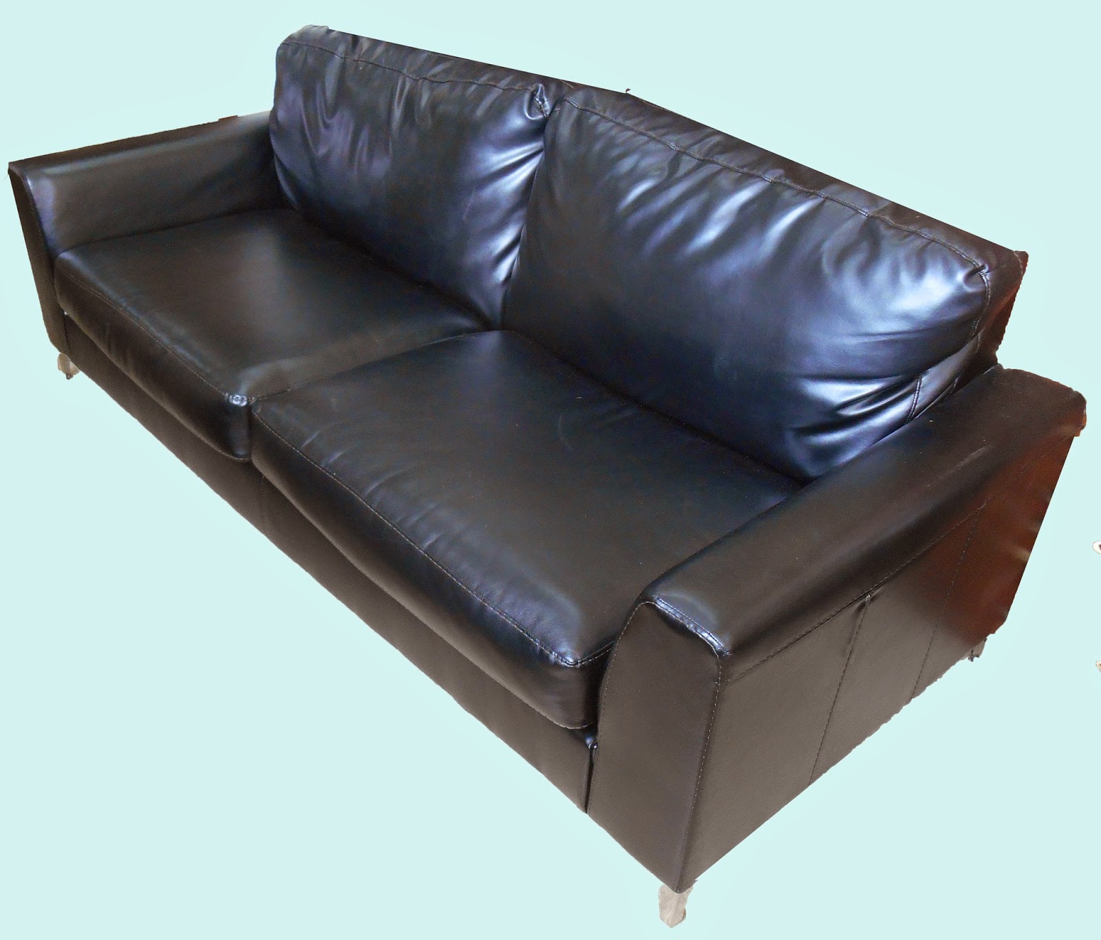 Uhuru Furniture Collectibles Blended Leather Sofa 250 Sold