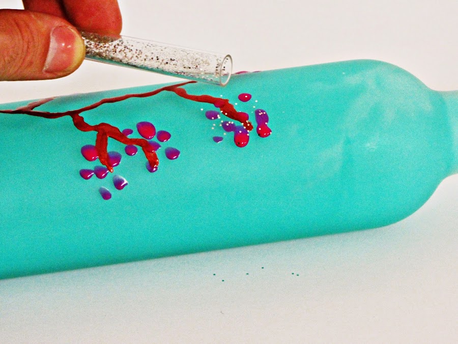 DIY-RECICLAR-BOTELLA-PINTAR-RAMA DE CEREZO-5