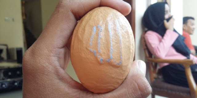 Telur Berlafadzkan 'Allah' Ini Gegerkan Warga Makassar