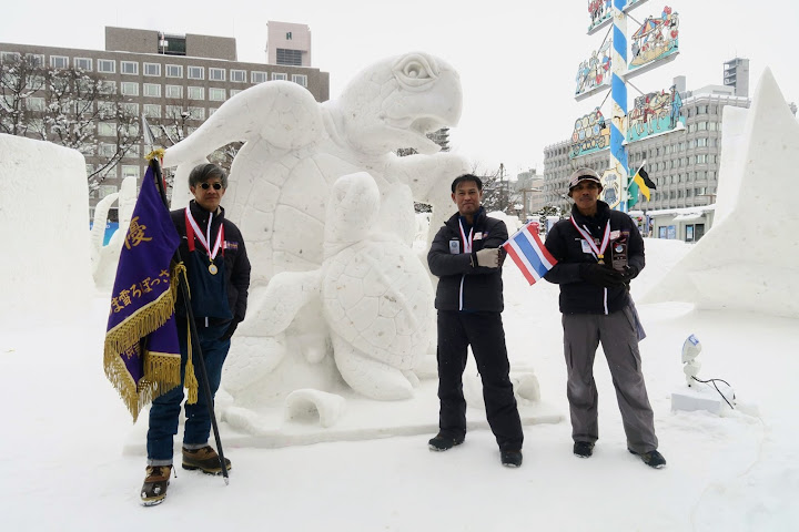 Команда из Таиланда победила на международном конкурсе ледяных скульптур в Саппоро