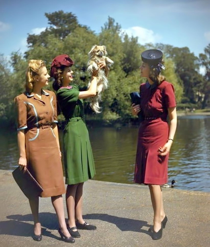 29 Fascinating Color Photos of British Women During World War II vintage everyday