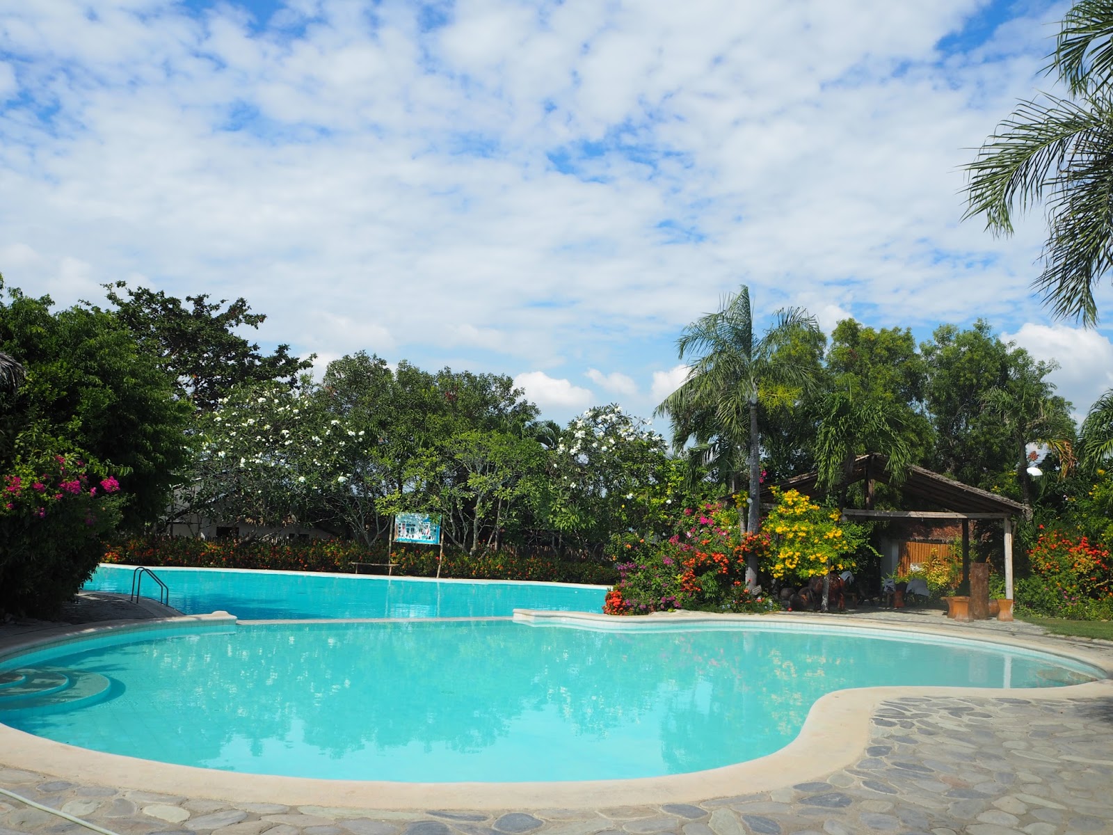 VinaTraveler's Blog "Stilts Calatagan Beach Resort", One