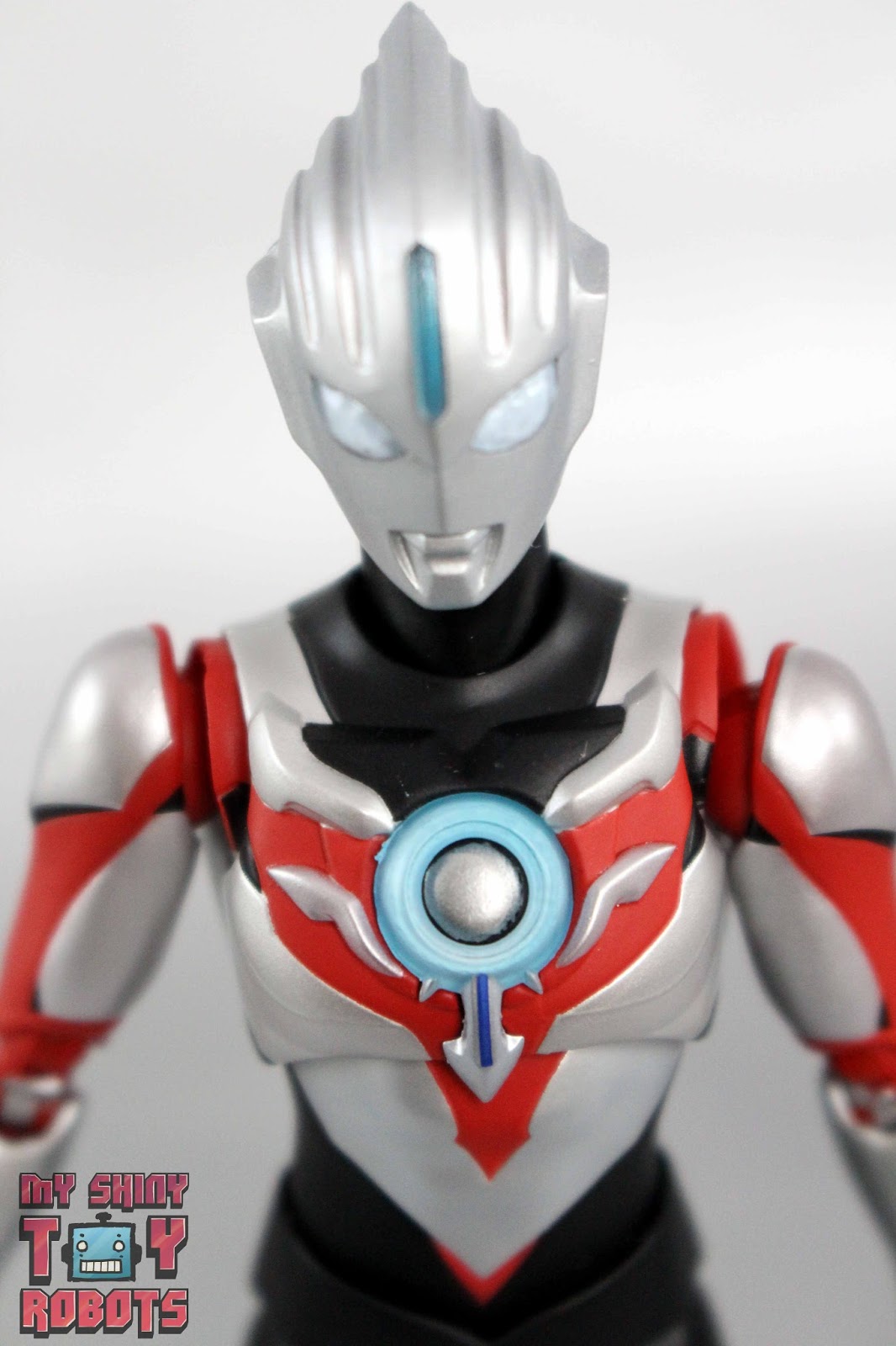 My Shiny Toy Robots: Toybox REVIEW: S.H. Figuarts Ultraman Orb Origin