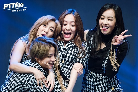 f(x) disambut meriah pada konser 4 Dimension