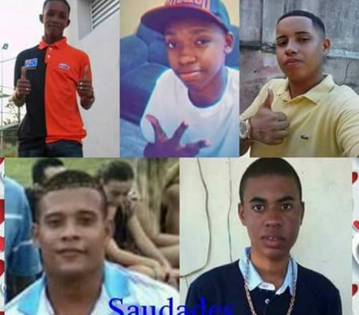 Policiais presos após executarem 5 Jovens no Rio De Janeiro