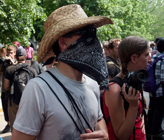 bandanaguys: masked bandana guys