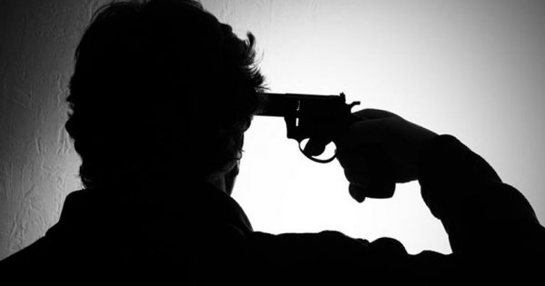 Σοκ στην Πάτρα: Αυτοκτόνησε δίπλα στο 3χρονο παιδί του - Καταρρέει η ελληνική κοινωνία Σοκ στην Πάτρα: Αυτοκτόνησε δίπλα στο 3χρονο παιδί του - Καταρρέει η ελληνική κοινωνία