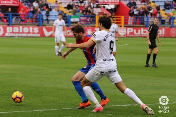 Un Málaga sin ideas cae ante el Extremadura (1-0)