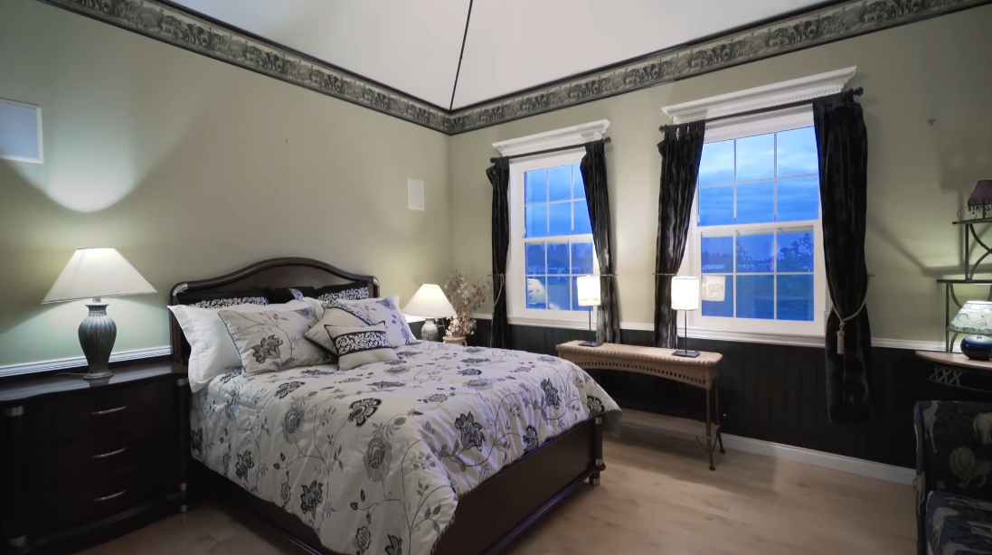 23 Interior Design Photos vs. 19085 40 Ave, Surrey, BC Luxury Home Tour
