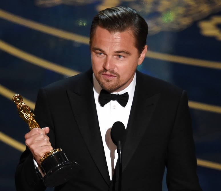 Leonardo Dicaprio Finally Wins Academy Award For Best Actor Video Celebrity Bug 