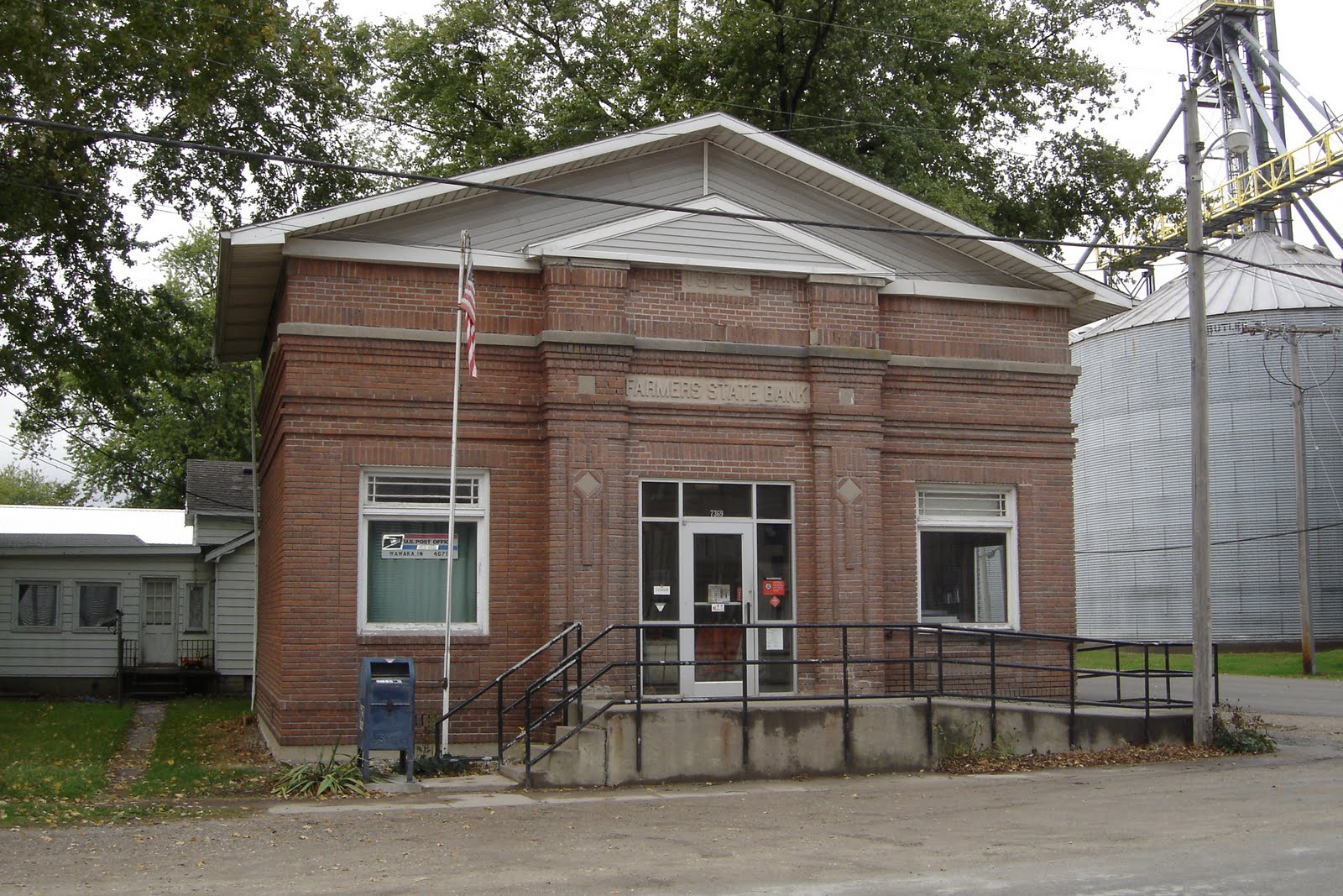Places To Go, Buildings To See Farmers State Bank Wawaka, Indiana