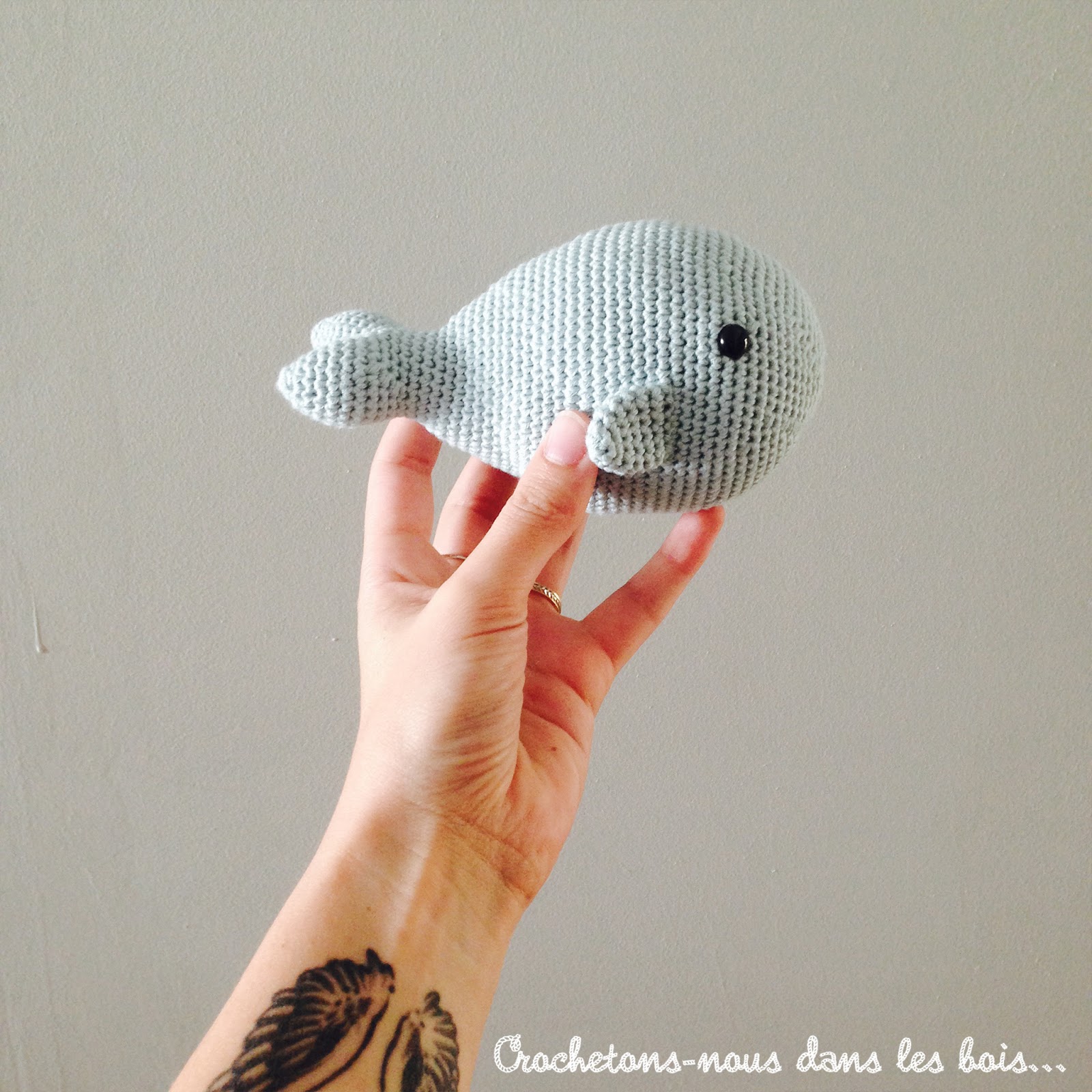 C'est la baleine qui tourne qui vire... Crochetonsnous dans les bois...