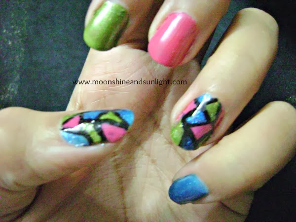 Tri color mosaic nail art 