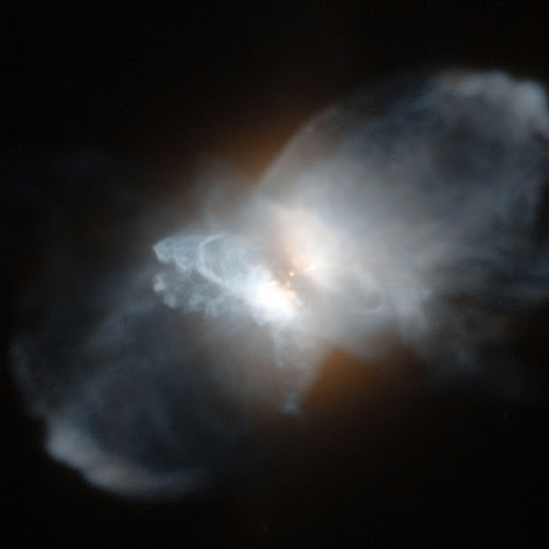 Hubble view of IRAS 09371+1212, the Frosty Leo Nebula