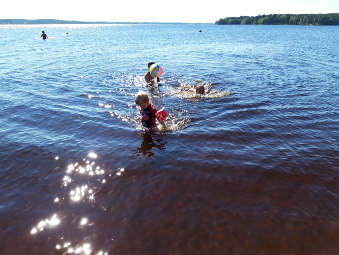 Lasten kanssa Iisalmen kaupungin uimarannalla