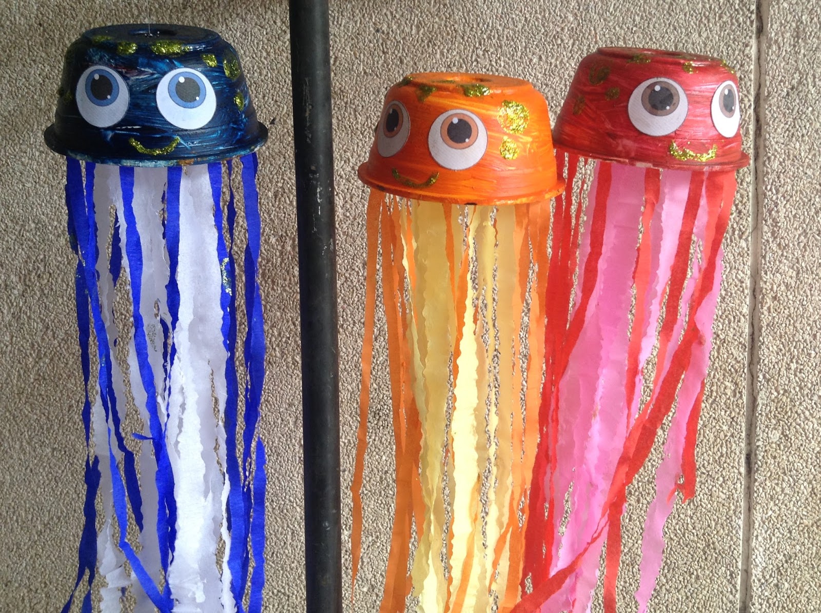 Ocean Craft Jellyfish Theme Jellyfish Out Of Disposable Bowl & Crepe