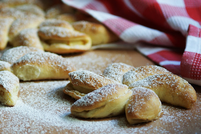 Pull Apart Apple Bites